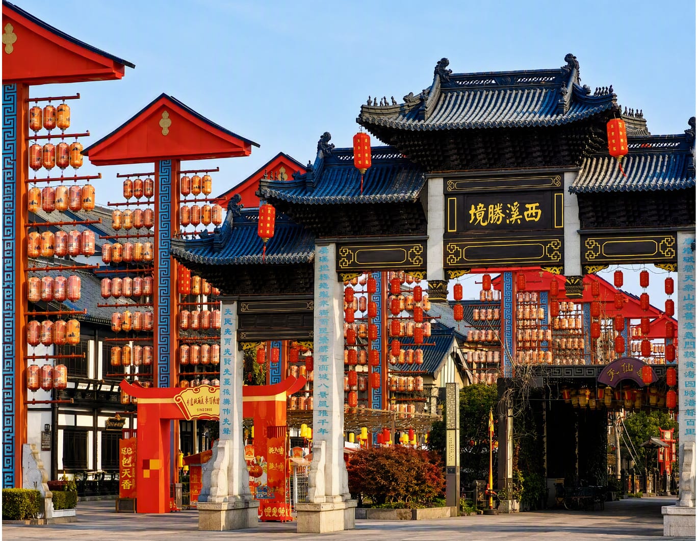 草市街×收钱吧全来店：从巡街到看屏，1.1万平米文旅街区的数字化范本